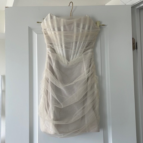 White Fox - Picture 3 of 7